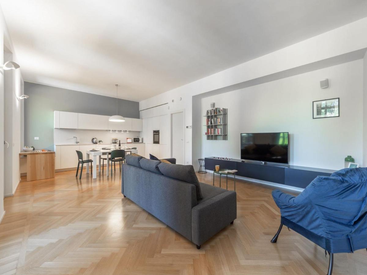 The Best Rent - Spacious Three-Bedroom Apartment With Terrace Milano Exteriör bild