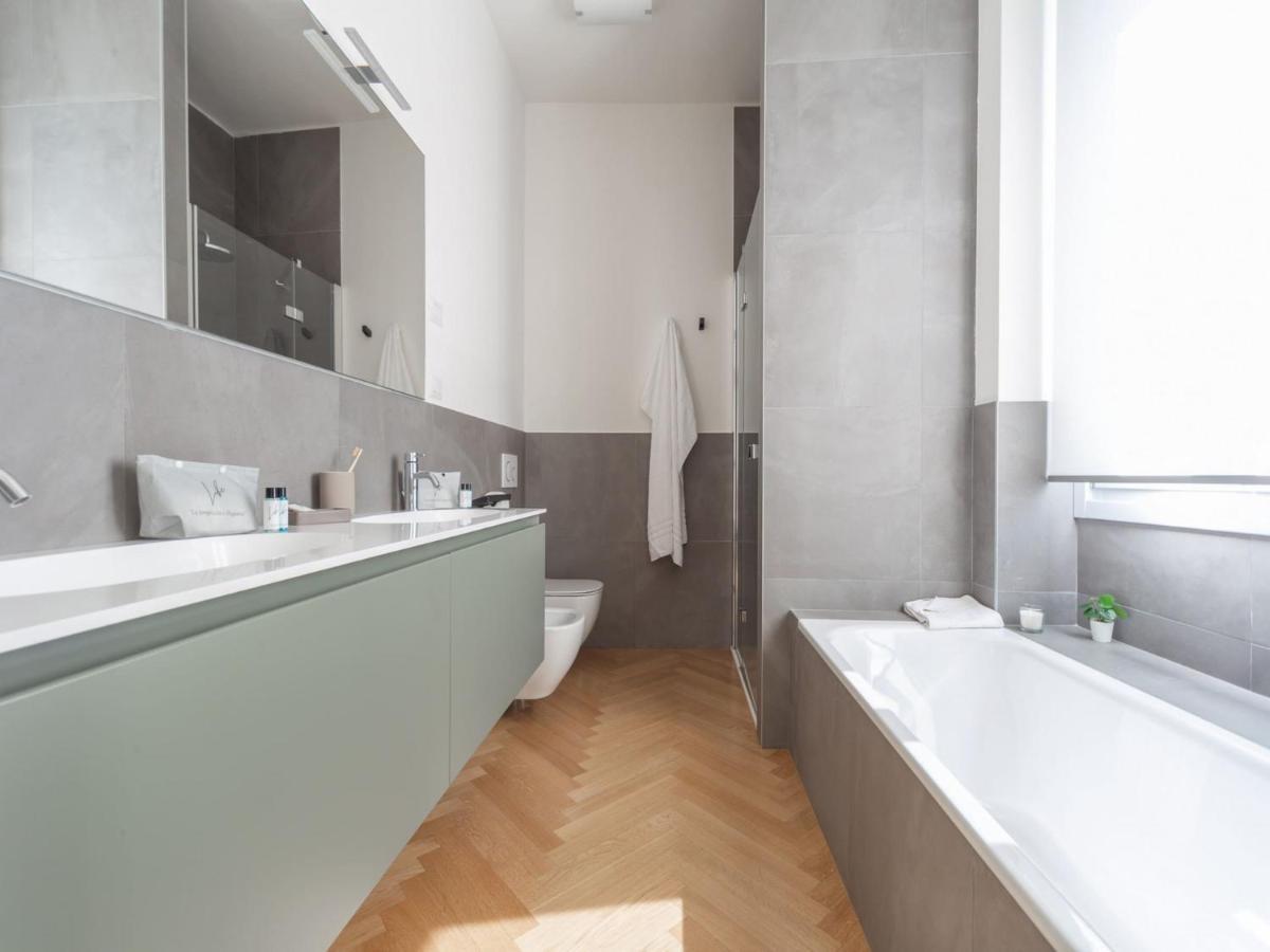 The Best Rent - Spacious Three-Bedroom Apartment With Terrace Milano Exteriör bild