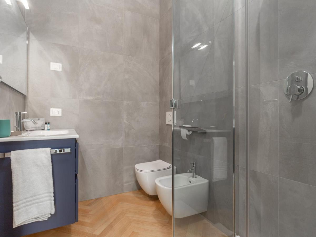 The Best Rent - Spacious Three-Bedroom Apartment With Terrace Milano Exteriör bild