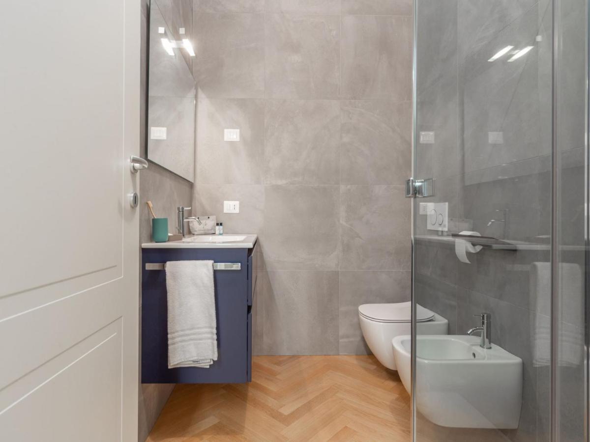 The Best Rent - Spacious Three-Bedroom Apartment With Terrace Milano Exteriör bild