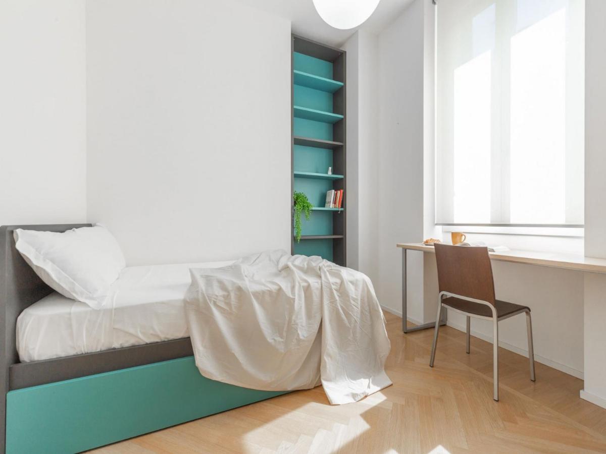 The Best Rent - Spacious Three-Bedroom Apartment With Terrace Milano Exteriör bild